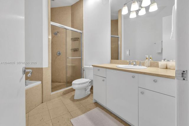 20000 E Country Club Dr 108, Aventura, FL 33180
