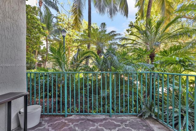 20000 E Country Club Dr 108, Aventura, FL 33180