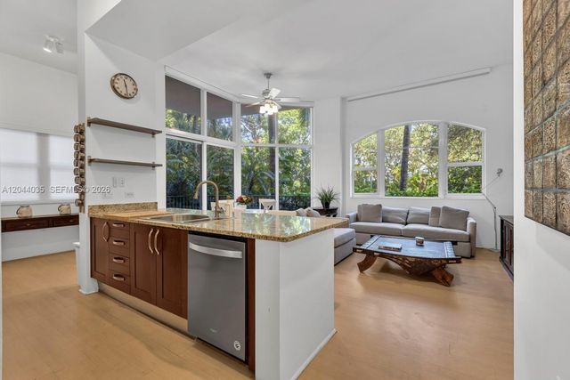 20000 E Country Club Dr 108, Aventura, FL 33180