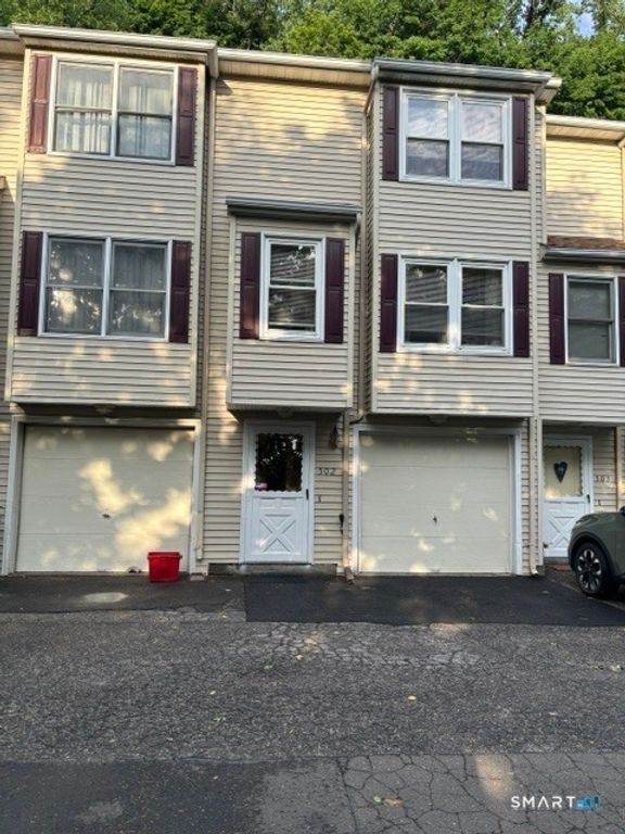 233 Derby Avenue 502, Derby, CT 06418