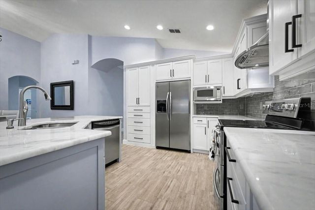 813 GRAND HUGHEY COURT, Apopka, FL 32712