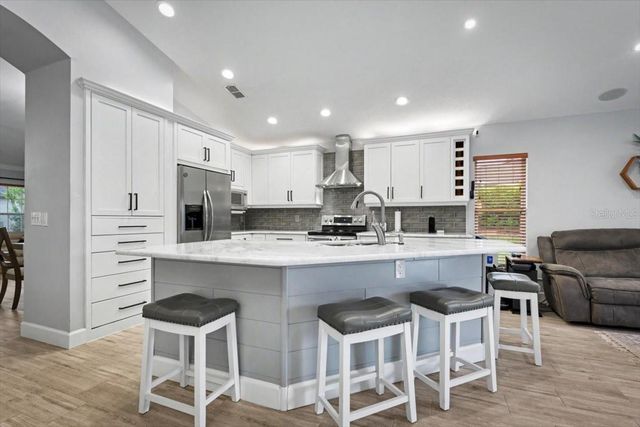 813 GRAND HUGHEY COURT, Apopka, FL 32712