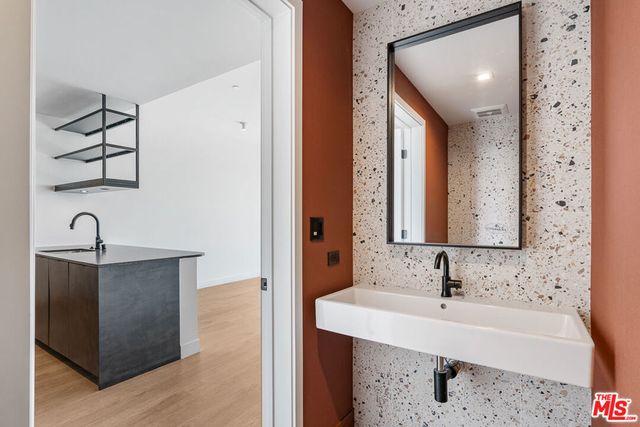 10700 Tabor Street 416, Los Angeles, CA 90034