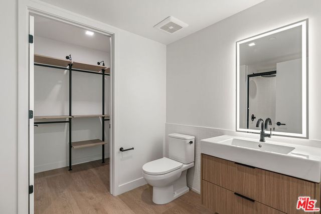 10700 Tabor Street 416, Los Angeles, CA 90034