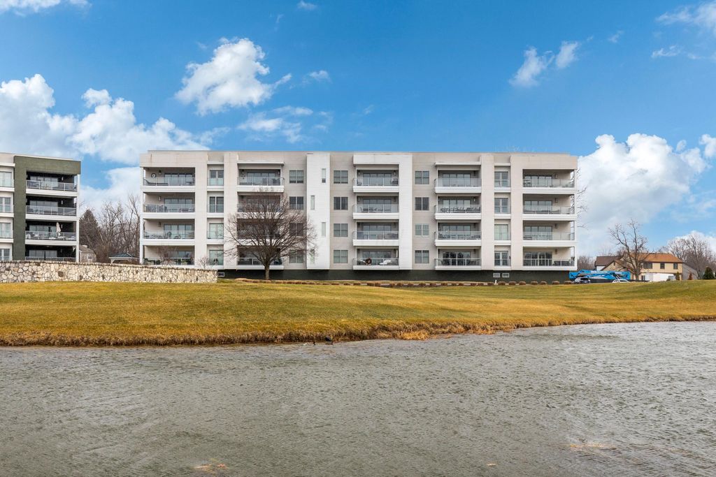 5285 Highpointe Lakes Drive, 3202, Westerville, OH 43081