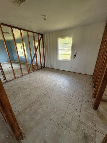 861 W Cox Street, Lovelady, TX 75851