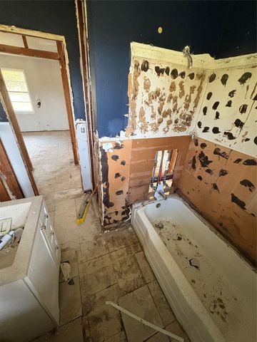 861 W Cox Street, Lovelady, TX 75851