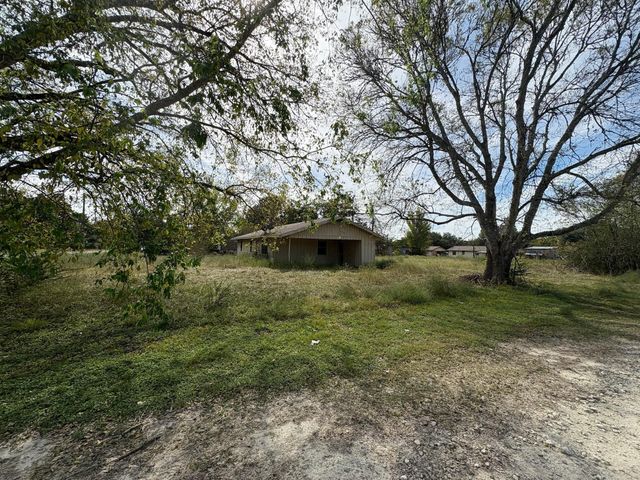 861 W Cox Street, Lovelady, TX 75851