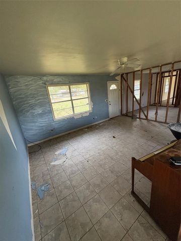 861 W Cox Street, Lovelady, TX 75851