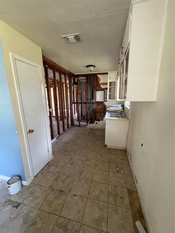 861 W Cox Street, Lovelady, TX 75851