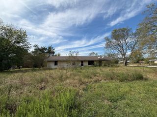861 W Cox Street, Lovelady, TX 75851