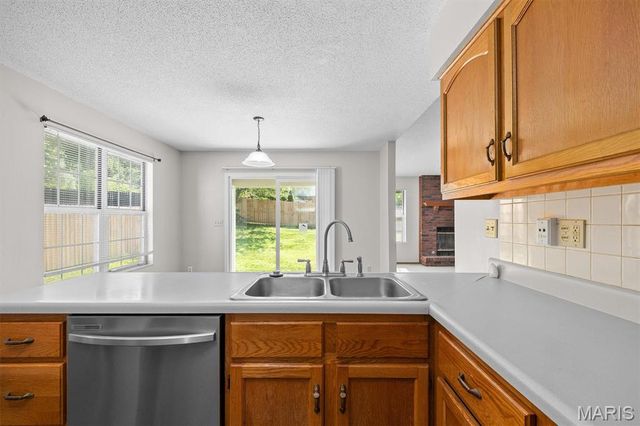 1406 Blackberry Lane, O'fallon, IL 62269