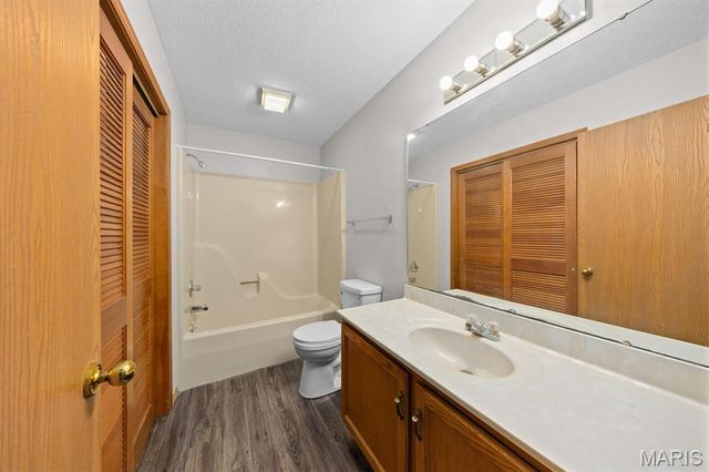 1406 Blackberry Lane, O'fallon, IL 62269