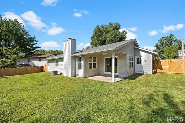 1406 Blackberry Lane, O'fallon, IL 62269