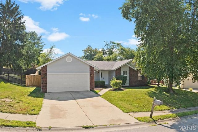 1406 Blackberry Lane, O'fallon, IL 62269