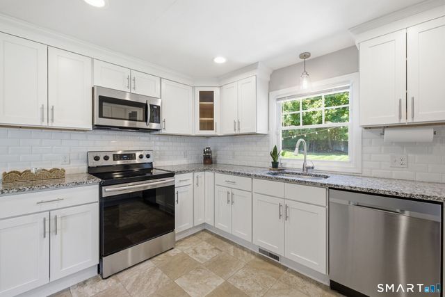 22 Rockledge Drive, West Hartford, CT 06107