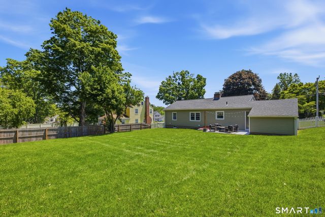 22 Rockledge Drive, West Hartford, CT 06107