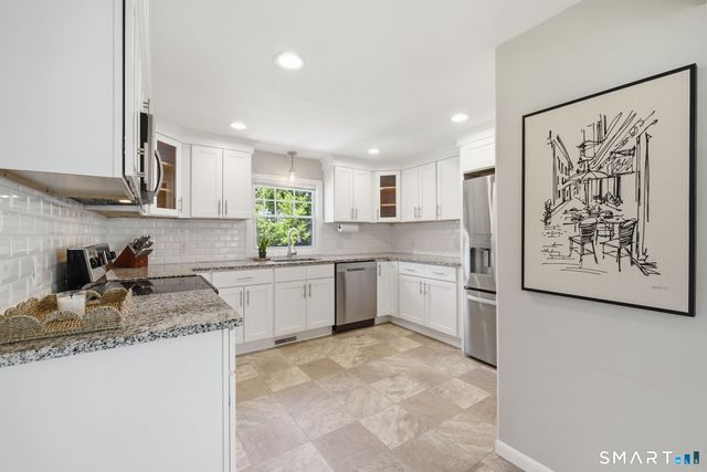 22 Rockledge Drive, West Hartford, CT 06107