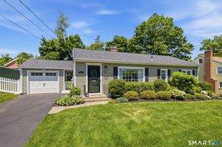 22 Rockledge Drive, West Hartford, CT 06107