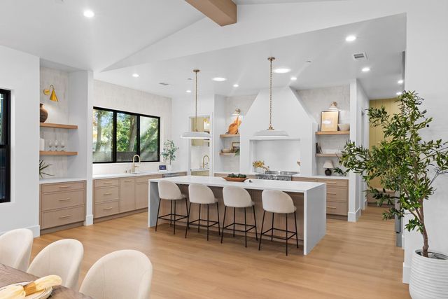 5564 Fetz Ln, Fair Oaks, CA 95628