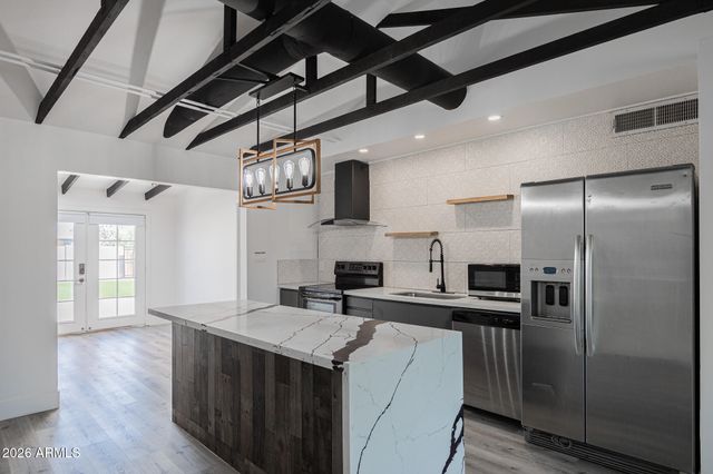 1346 E ALMERIA Road, Phoenix, AZ 85006