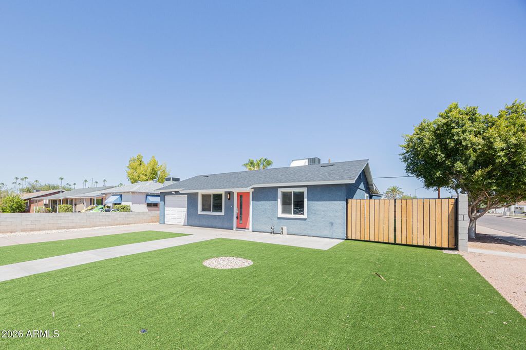 1346 E ALMERIA Road, Phoenix, AZ 85006