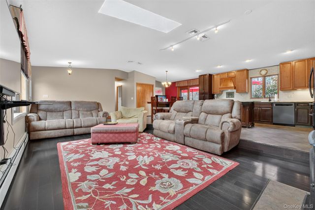 152 Robinson Lane, Wappingers Falls, NY 12590