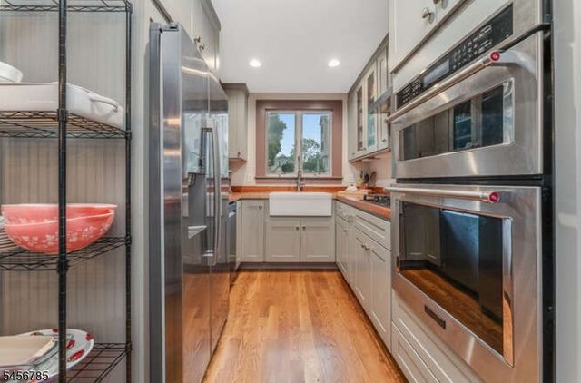 169 Leigh St, Clinton Town, NJ 08809