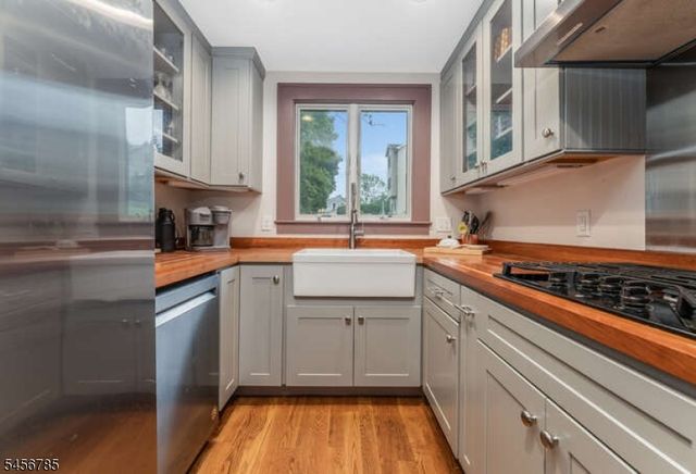 169 Leigh St, Clinton Town, NJ 08809