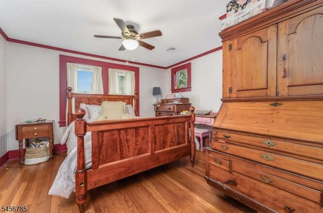 169 Leigh St, Clinton Town, NJ 08809