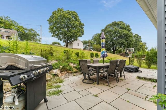 169 Leigh St, Clinton Town, NJ 08809