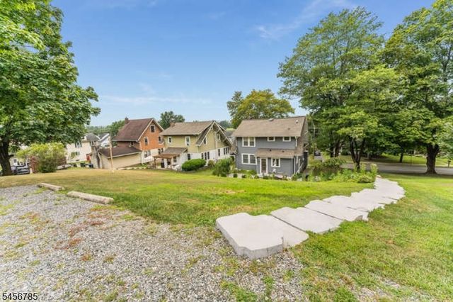 169 Leigh St, Clinton Town, NJ 08809
