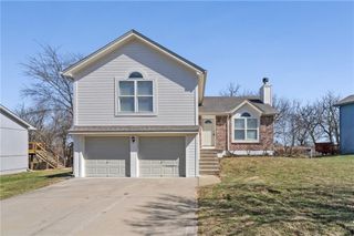 901 PINE CREST Avenue, Kearney, MO 64060