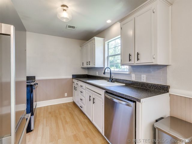 30174 E 150th Street S, Coweta, OK 74429
