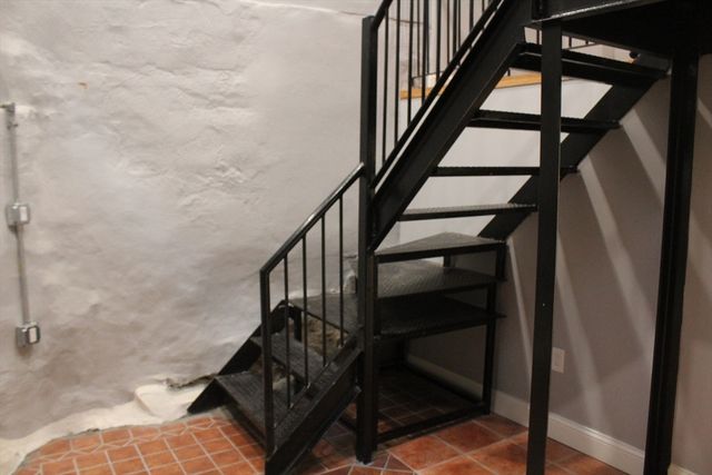 49 Brimmer St 10, Boston, MA 02108