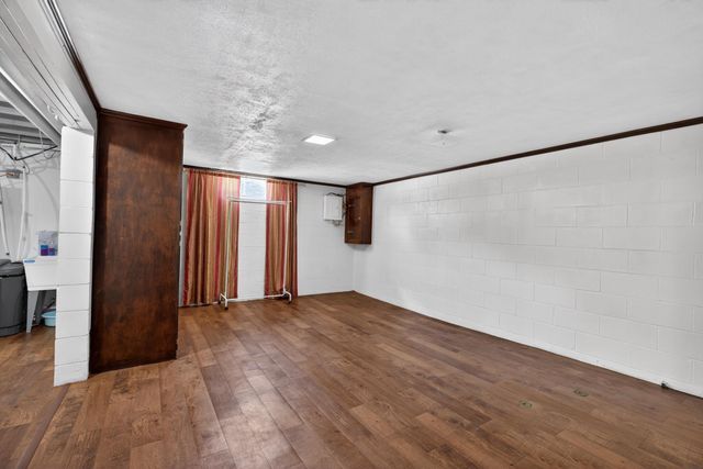 1710 E Mitchell Avenue, Waterloo, IA 50702