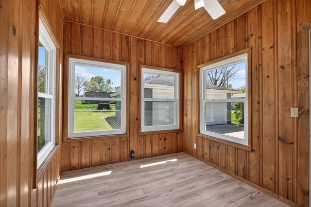 1710 E Mitchell Avenue, Waterloo, IA 50702