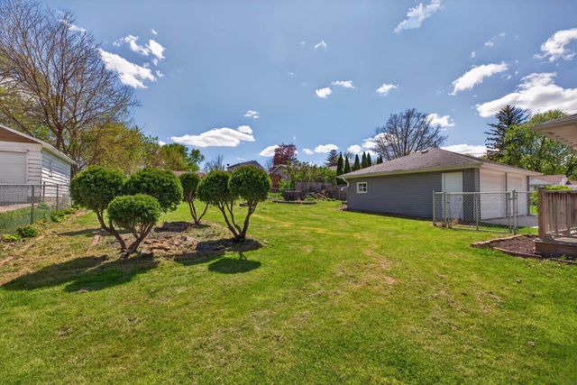 1710 E Mitchell Avenue, Waterloo, IA 50702
