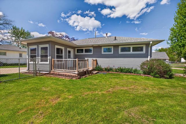 1710 E Mitchell Avenue, Waterloo, IA 50702