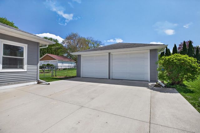 1710 E Mitchell Avenue, Waterloo, IA 50702