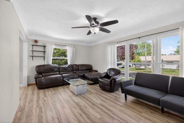 1710 E Mitchell Avenue, Waterloo, IA 50702