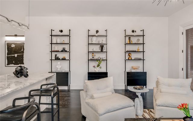 6404 Lakehurst Avenue, Dallas, TX 75230