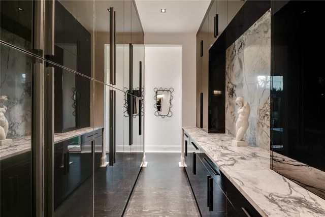 6404 Lakehurst Avenue, Dallas, TX 75230