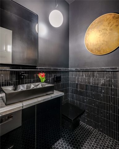 6404 Lakehurst Avenue, Dallas, TX 75230