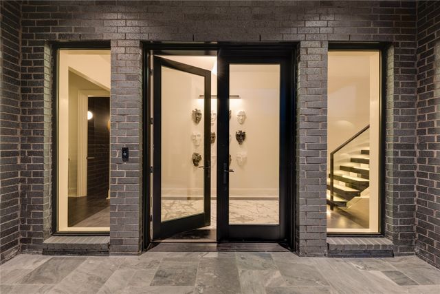 6404 Lakehurst Avenue, Dallas, TX 75230