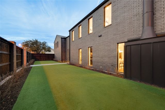 6404 Lakehurst Avenue, Dallas, TX 75230