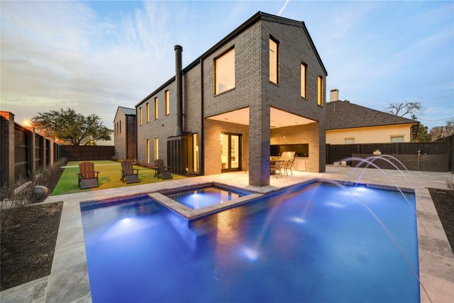 6404 Lakehurst Avenue, Dallas, TX 75230