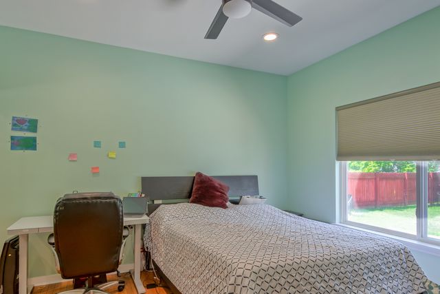 1094 Vista Drive, Gurnee, IL 60031