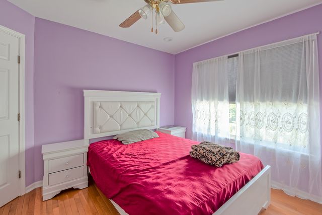 1094 Vista Drive, Gurnee, IL 60031