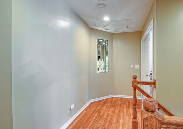 1094 Vista Drive, Gurnee, IL 60031